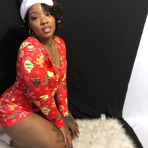 Red Christmas onesie pajamas - Picture 6 of 11